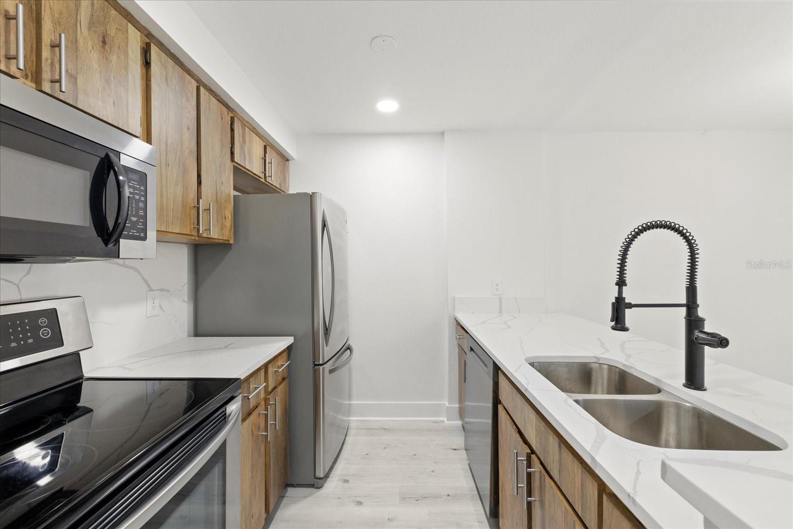 Image 12 of 23 For 525 Lincoln Avenue B108