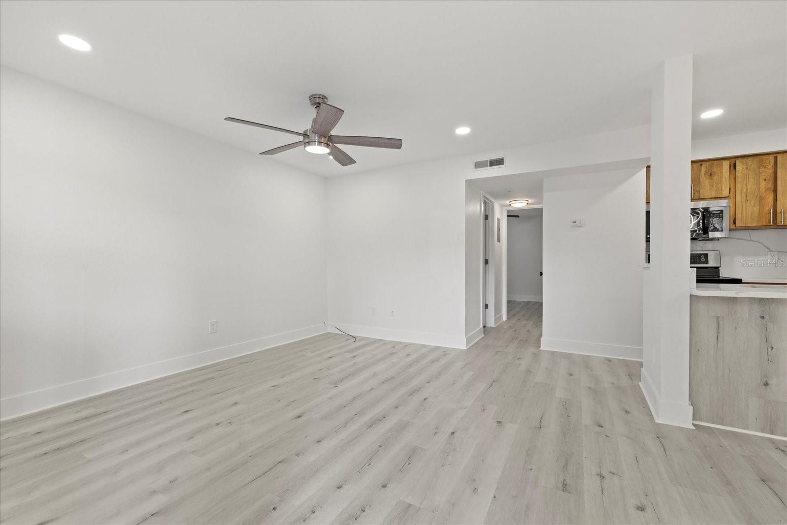 Image 6 of 23 For 525 Lincoln Avenue B108