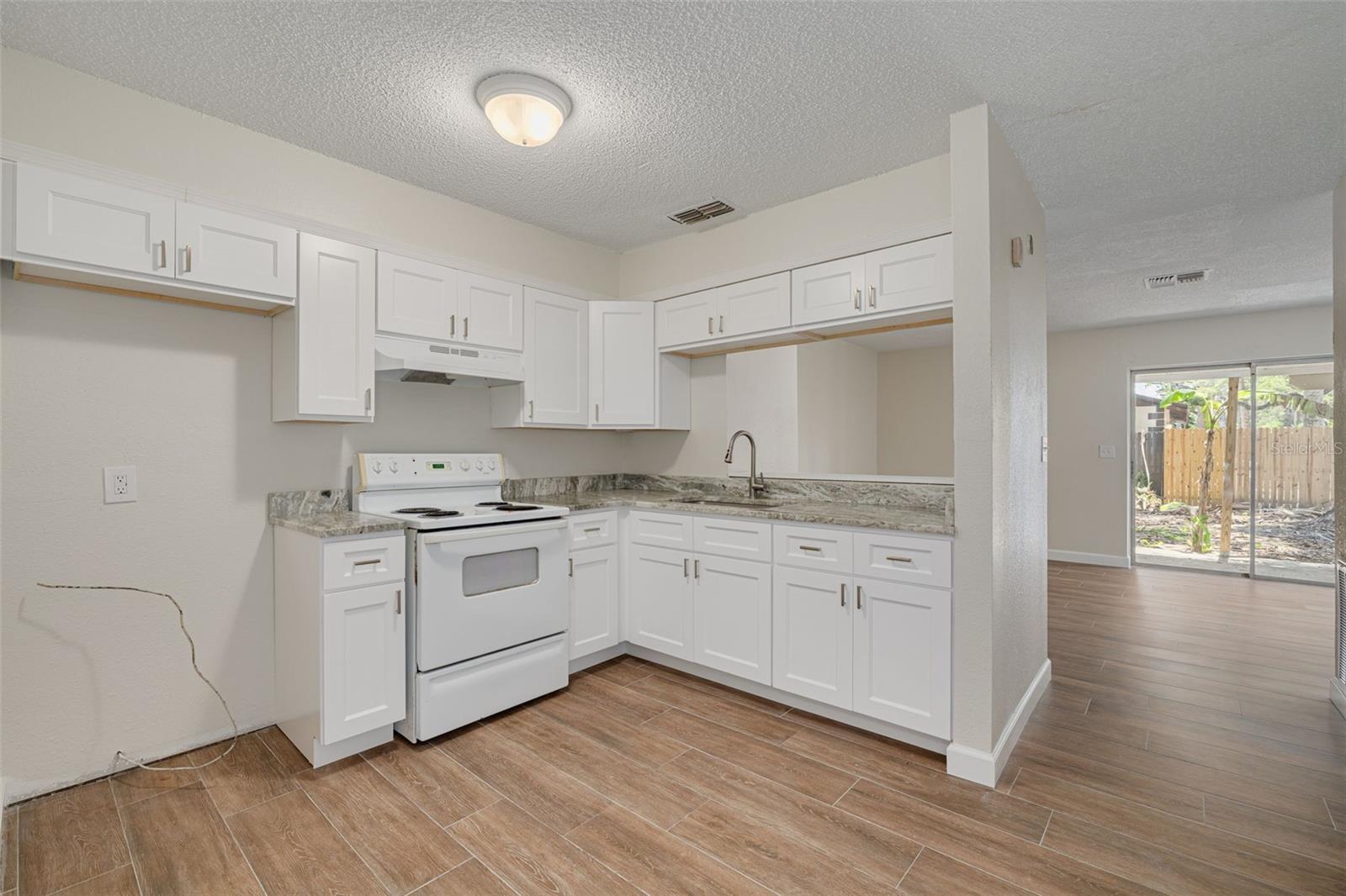 Image 13 of 31 For 7116-7120 Oakwood Drive