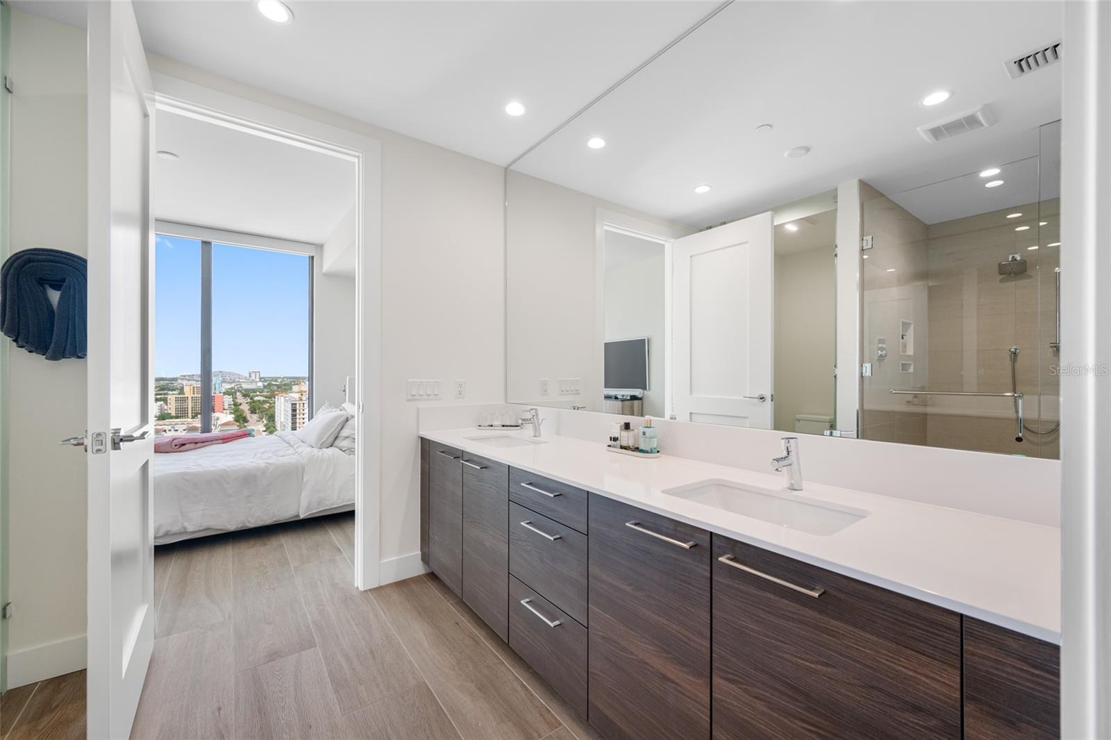 Listing photo id 15 for 301 1st Street S 1906