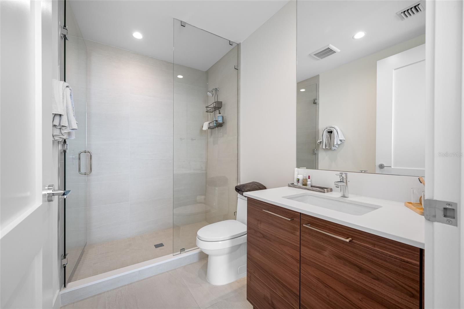 Listing photo id 18 for 301 1st Street S 1906