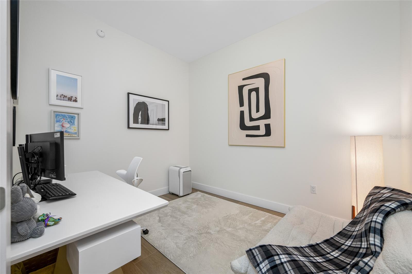 Listing photo id 19 for 301 1st Street S 1906