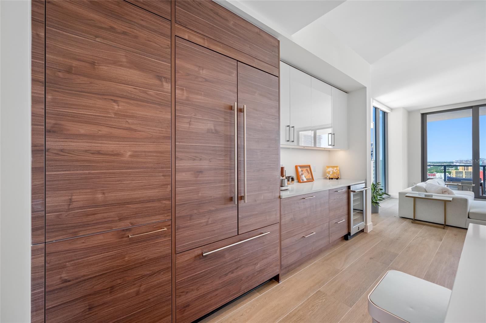 Listing photo id 2 for 301 1st Street S 1906