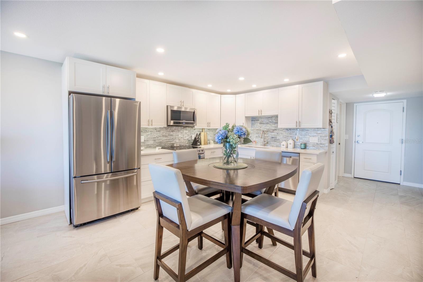 Image 11 of 50 For 7300 Sun Island Drive S 602