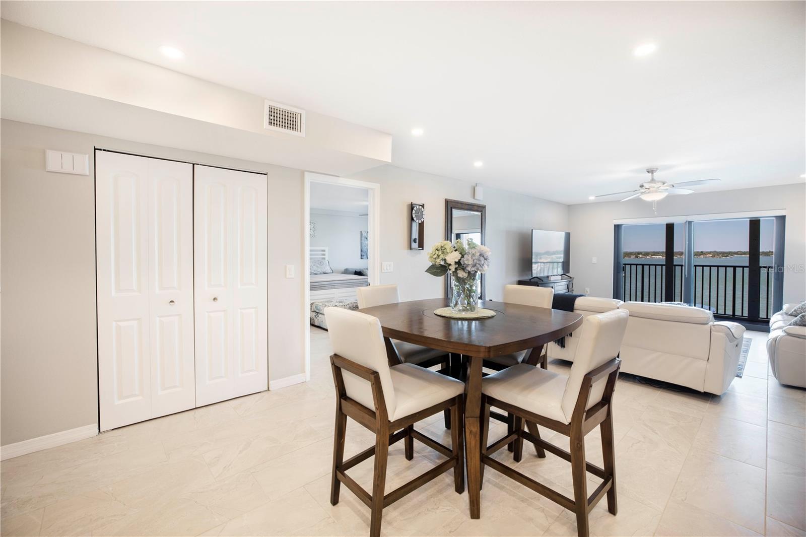 Image 13 of 50 For 7300 Sun Island Drive S 602