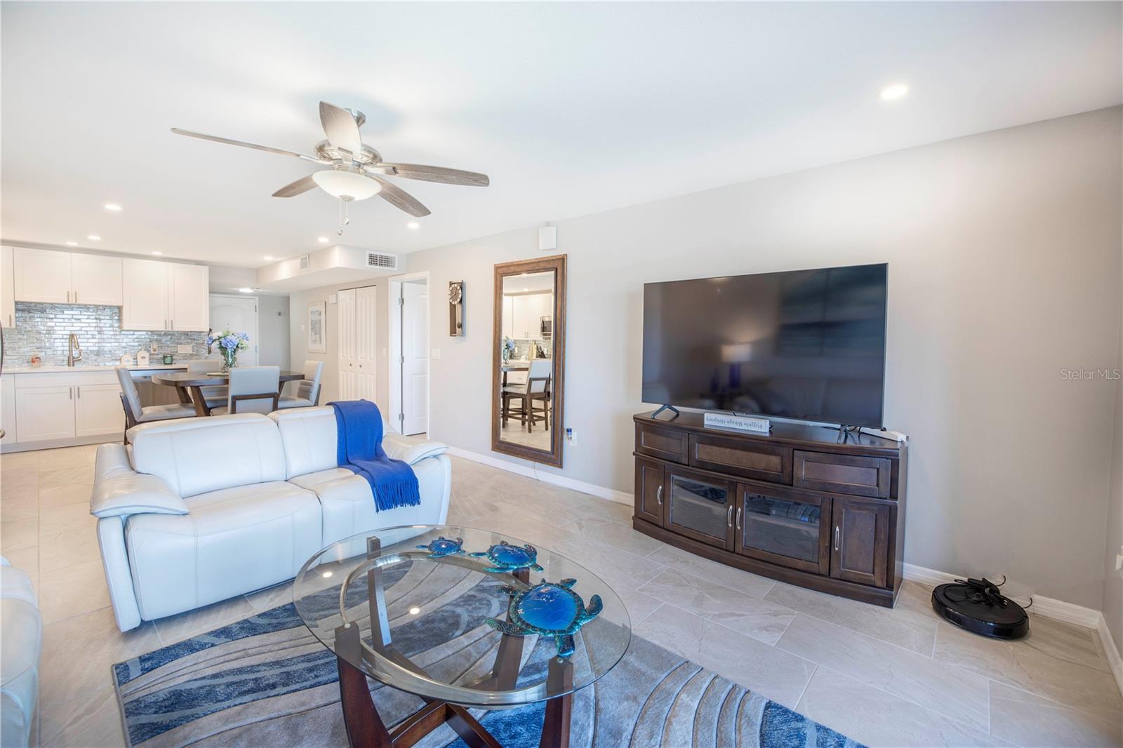 Image 18 of 50 For 7300 Sun Island Drive S 602