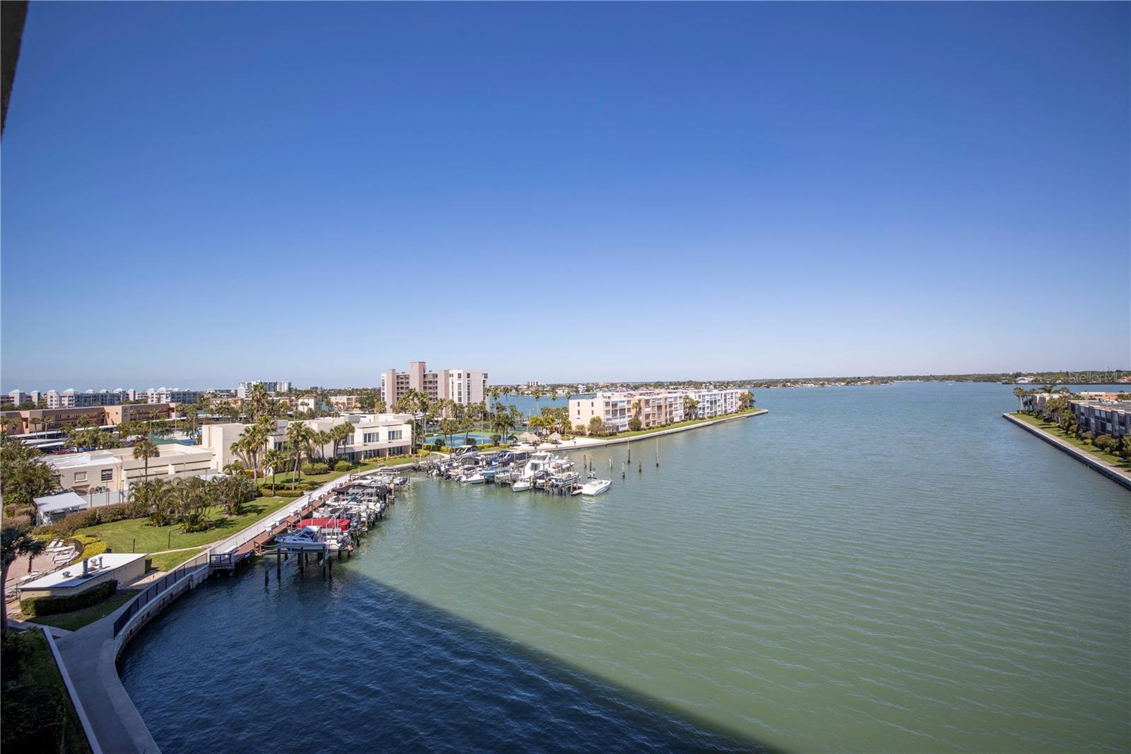 Image 37 of 50 For 7300 Sun Island Drive S 602