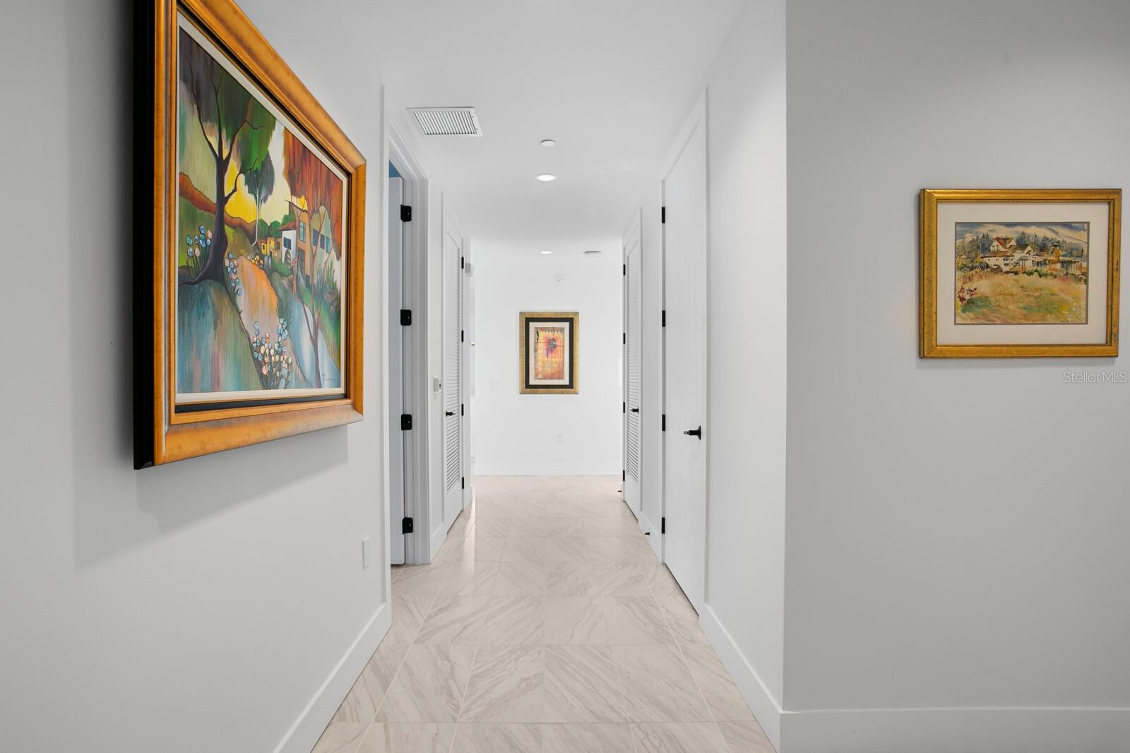 Image 5 of 66 For 777 3rd Avenue N 1408