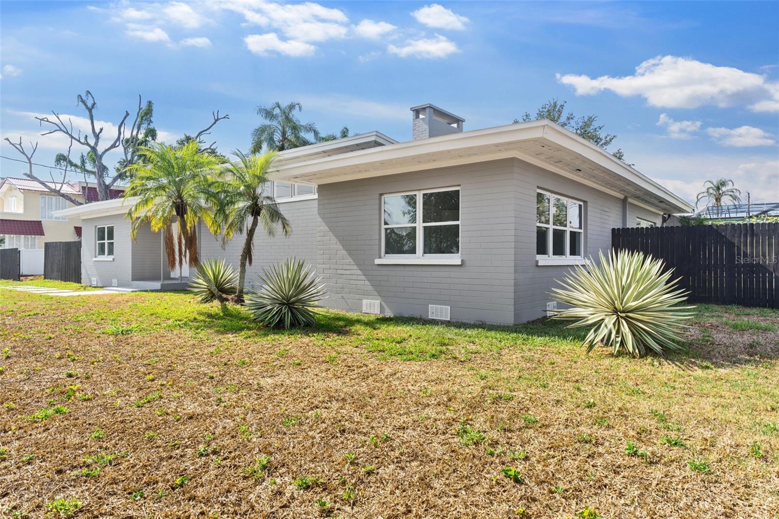 Image 2 of 17 For 837 Edgewood Drive