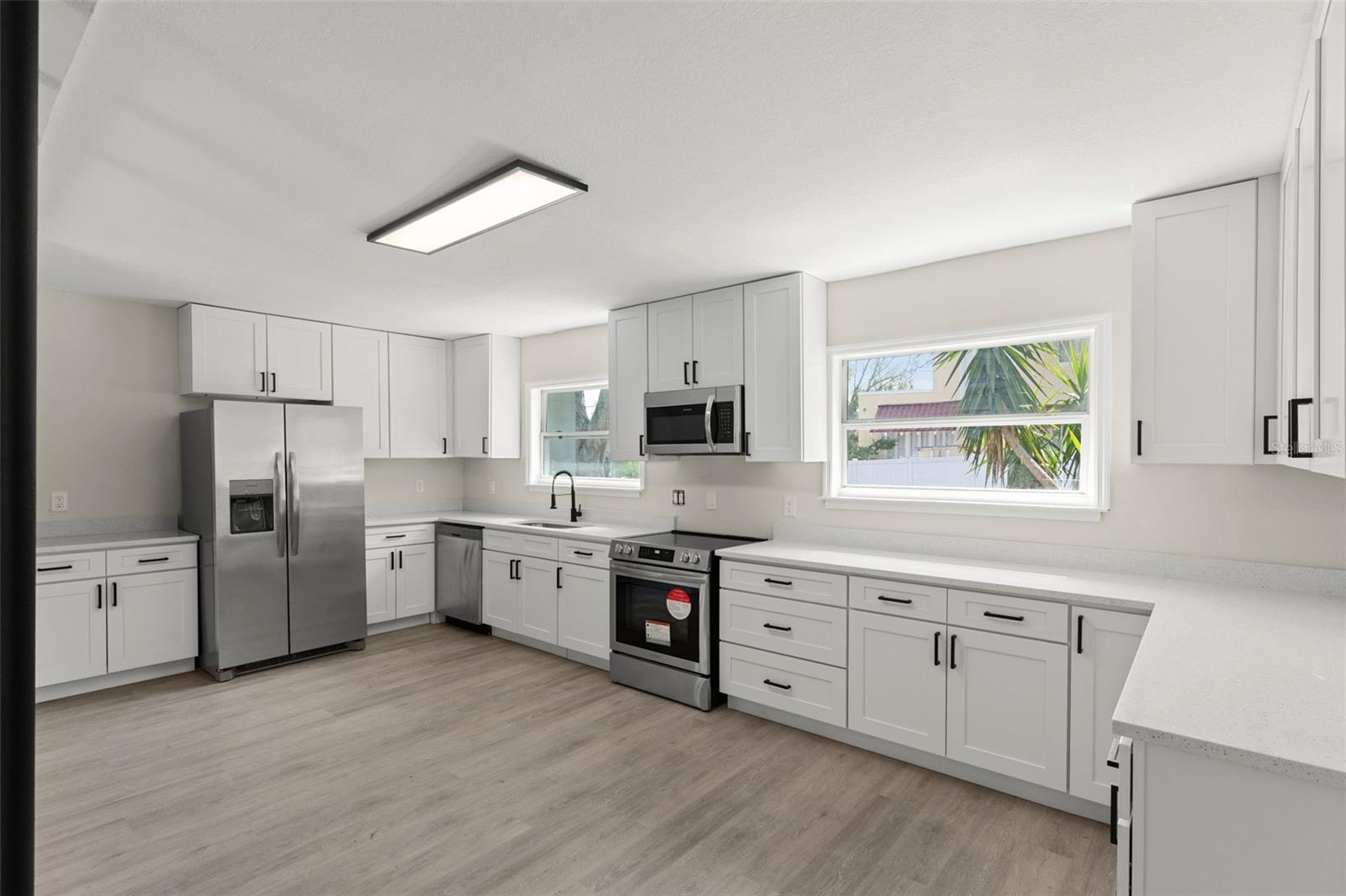 Image 3 of 17 For 837 Edgewood Drive