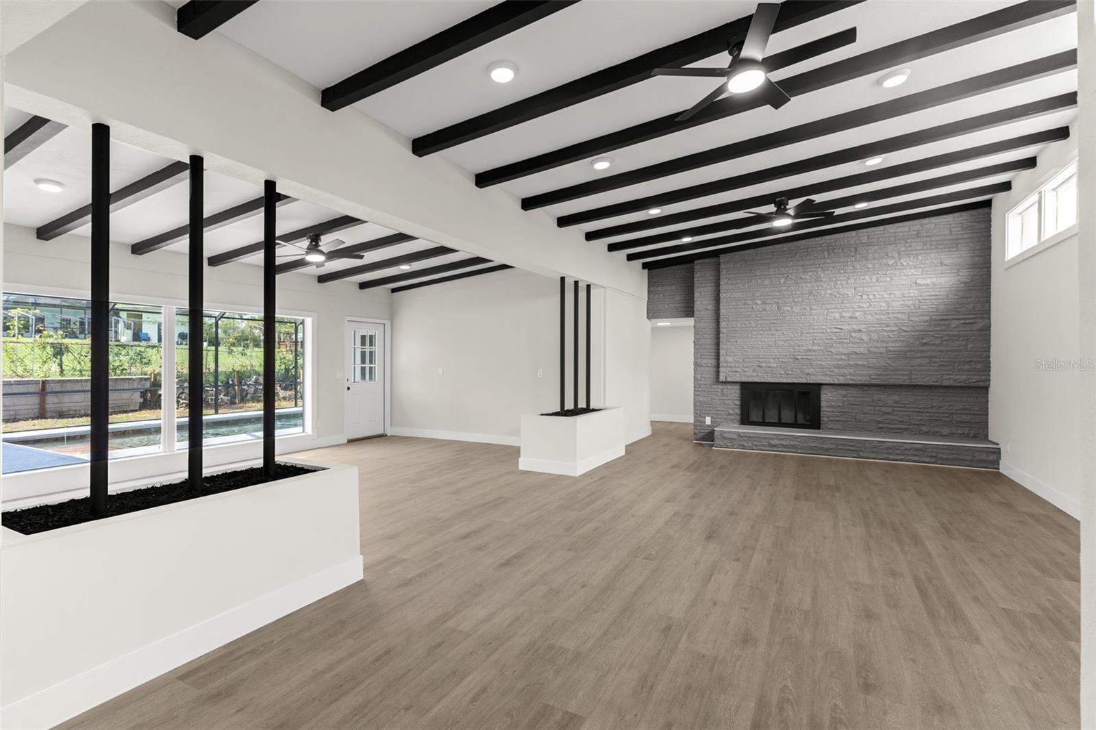 Image 7 of 17 For 837 Edgewood Drive
