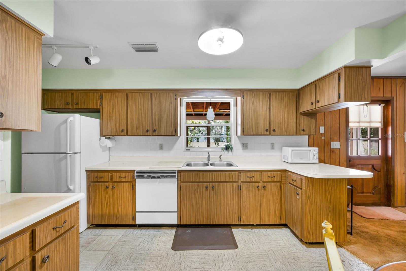 Image 11 of 35 For 321 Belle View Avenue