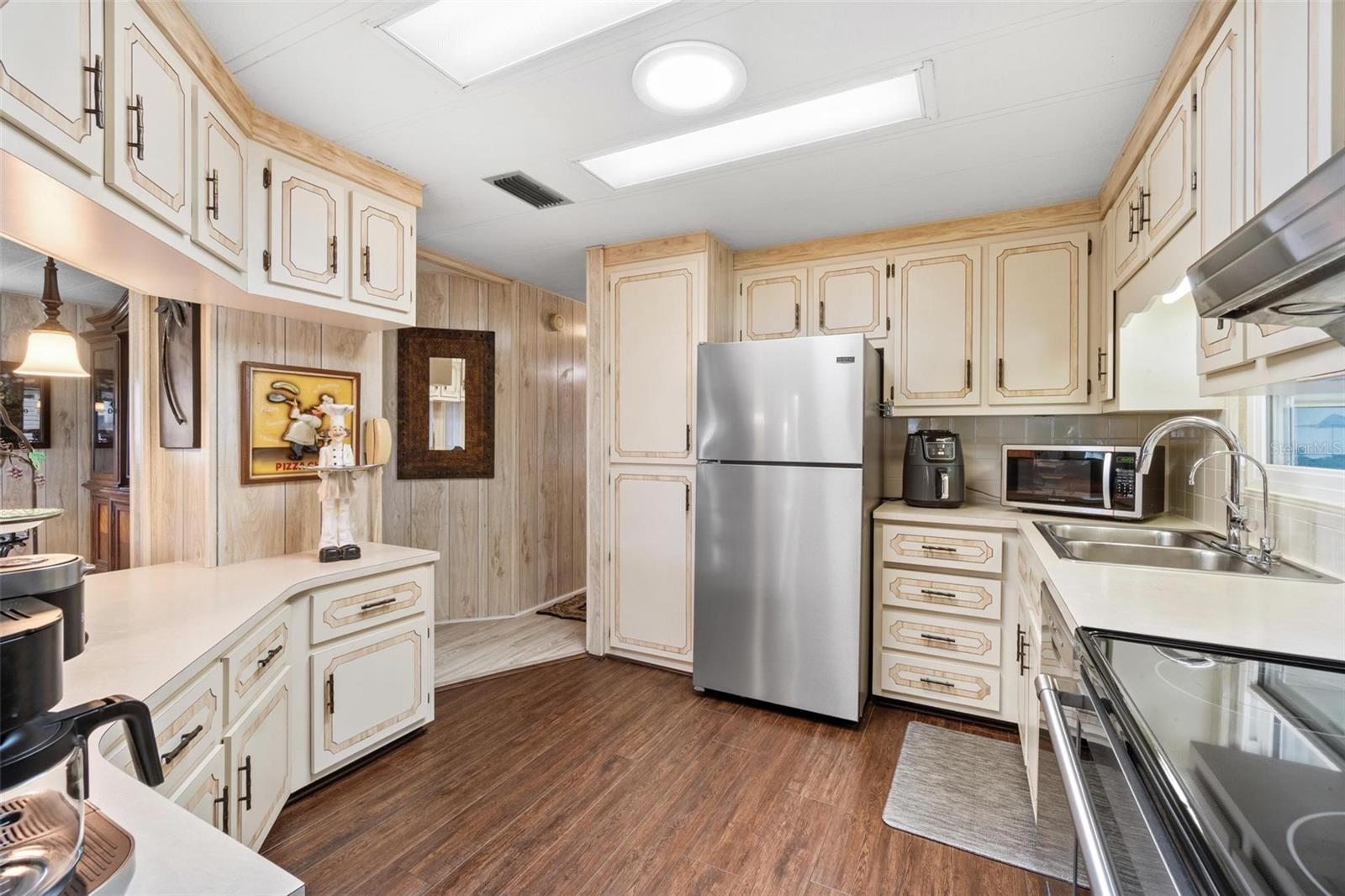 Image 11 of 29 For 12501 Ulmerton Road 110