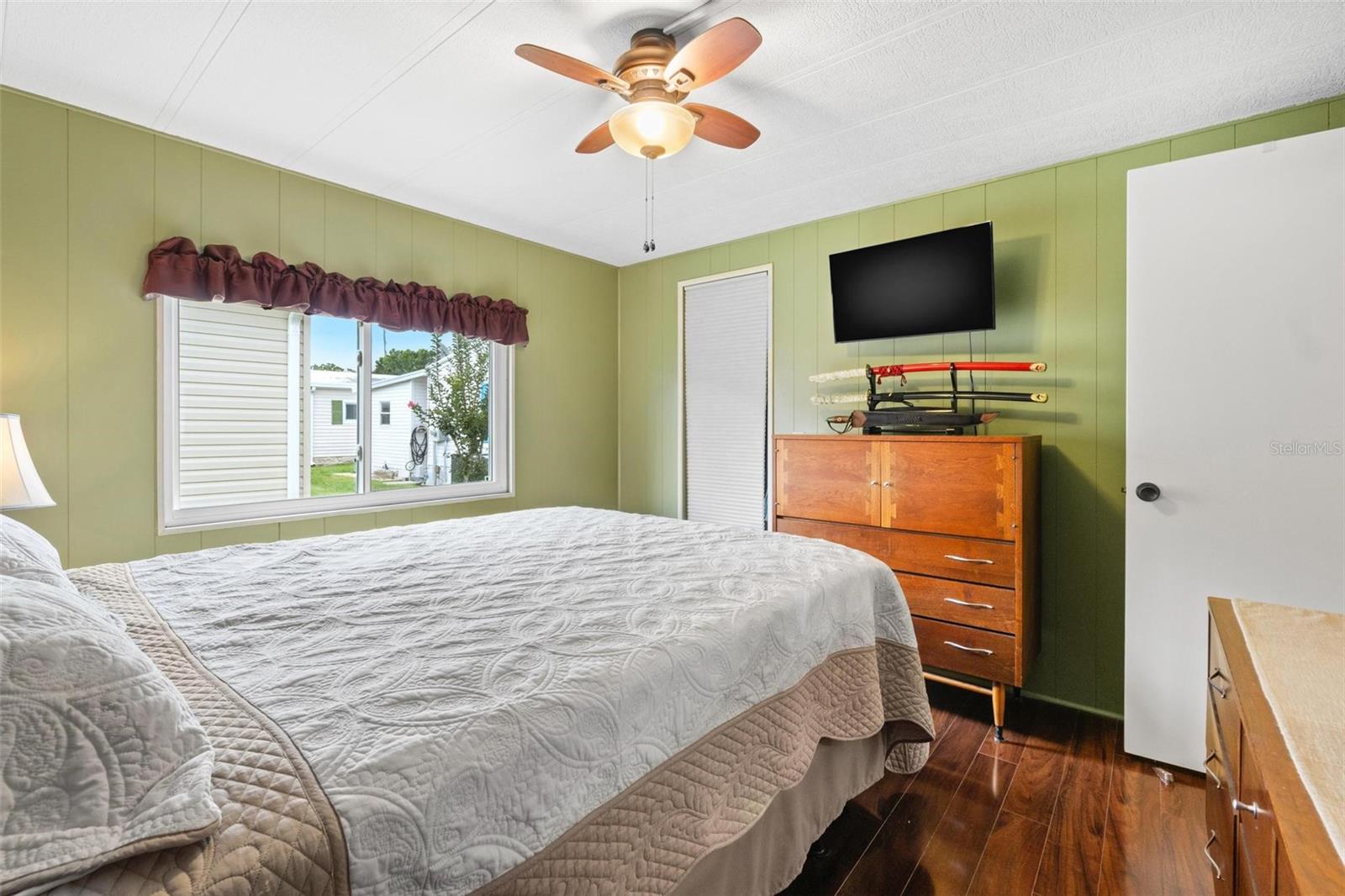 Image 19 of 29 For 12501 Ulmerton Road 110