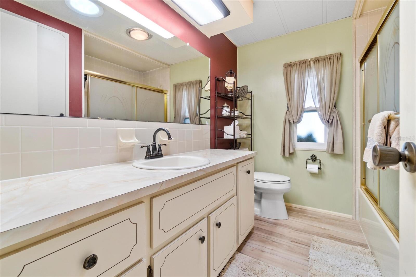 Image 22 of 29 For 12501 Ulmerton Road 110