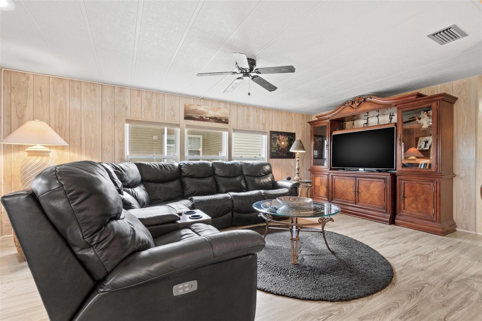 Image 7 of 29 For 12501 Ulmerton Road 110