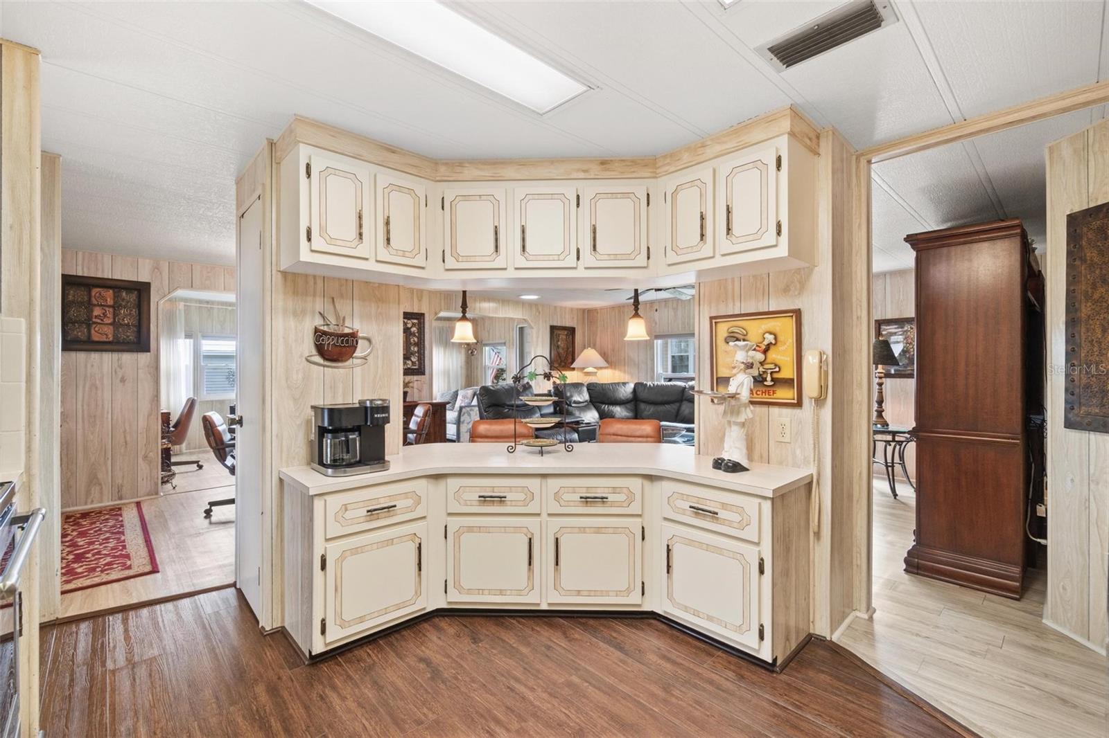 Image 9 of 29 For 12501 Ulmerton Road 110