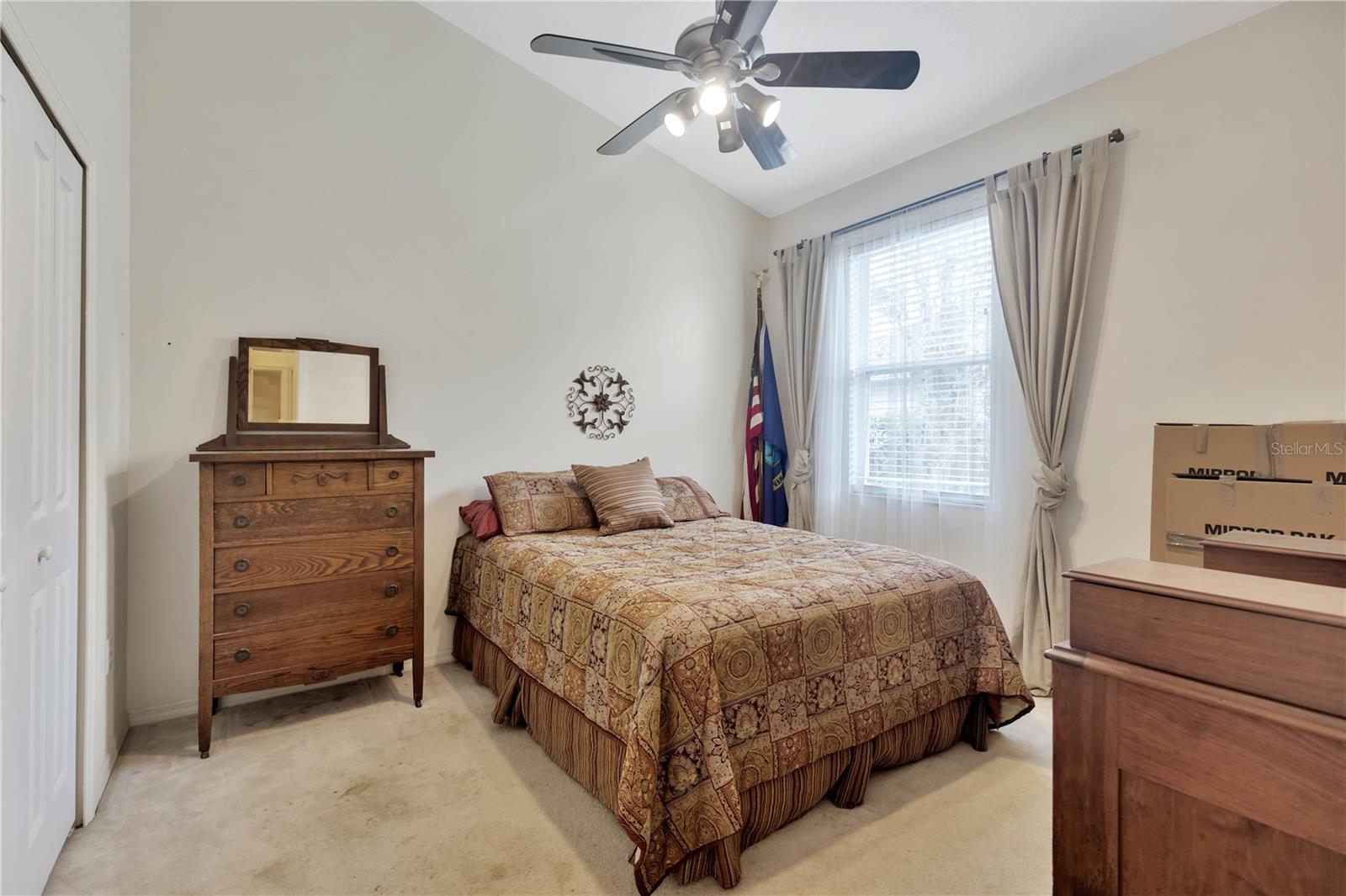 Listing photo id 12 for 25101 Hyde Park Boulevard
