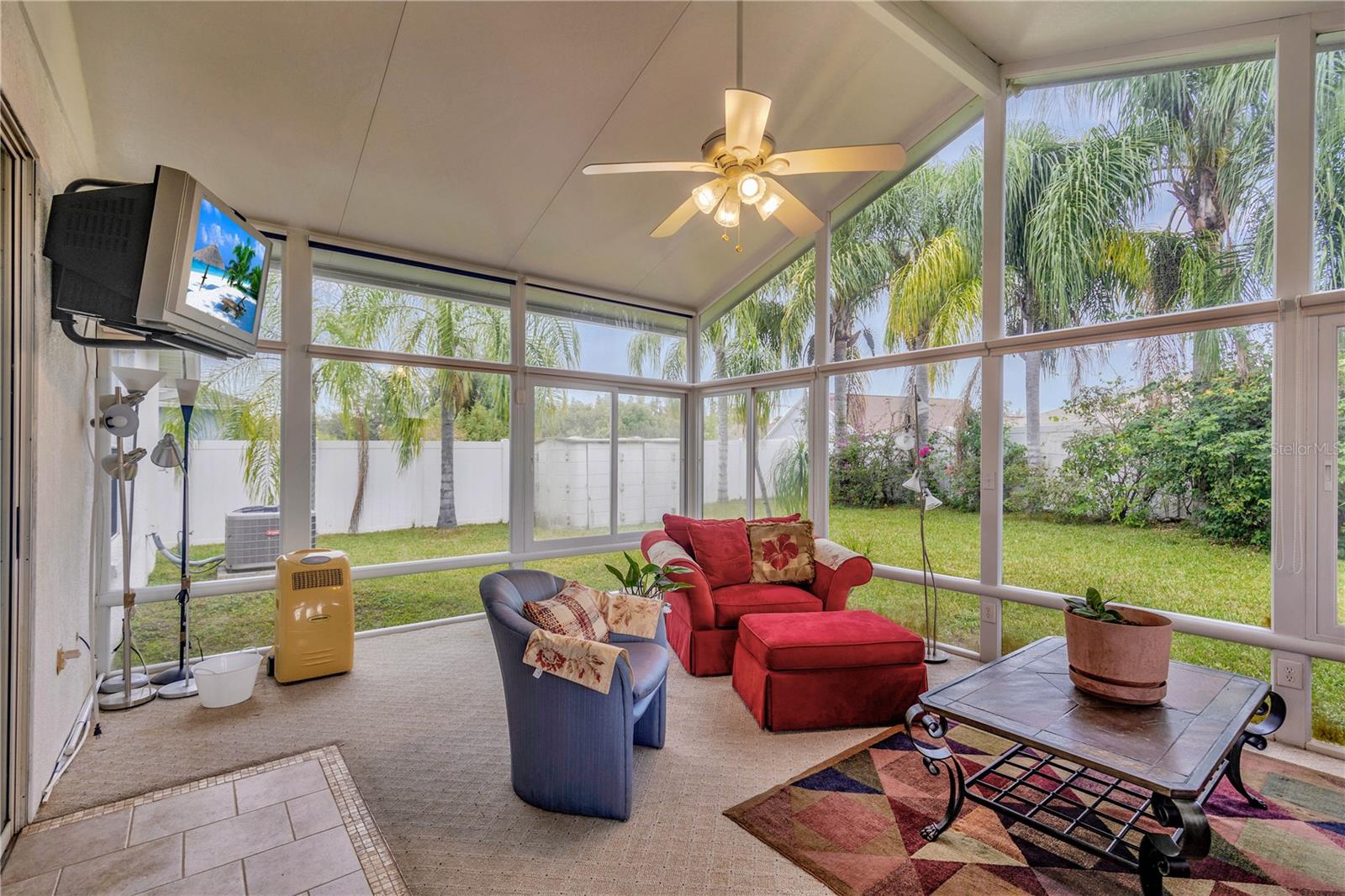 Listing photo id 14 for 25101 Hyde Park Boulevard