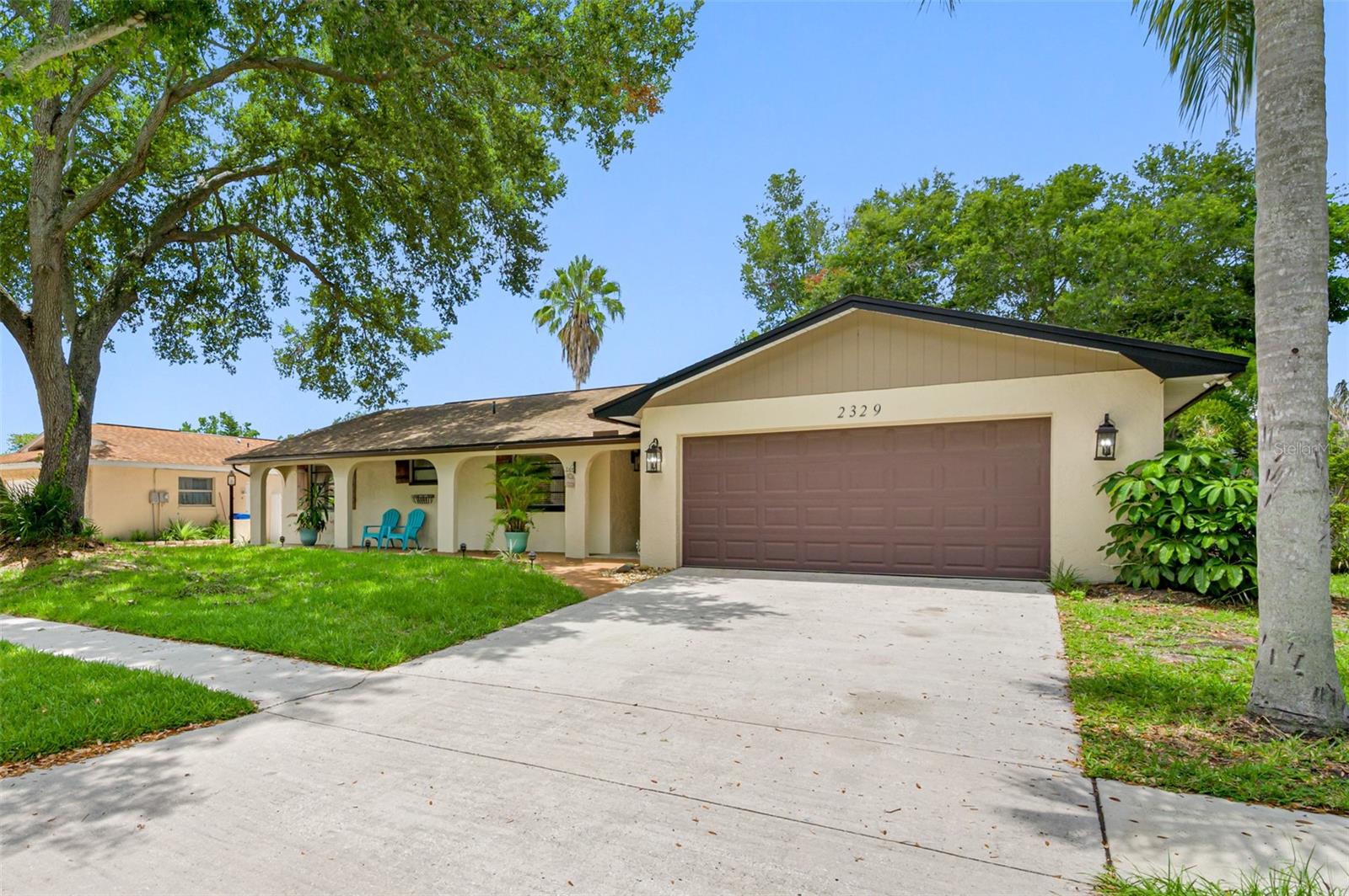 Listing photo id 0 for 2329 Carrie Court