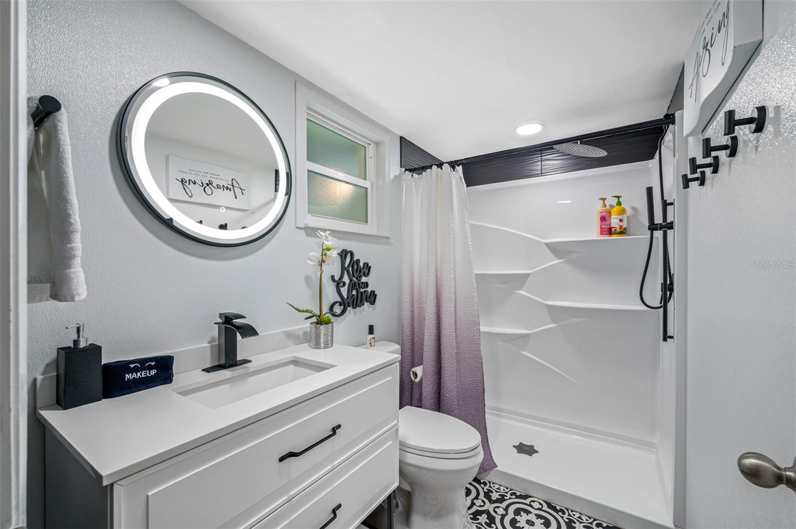 Listing photo id 18 for 2329 Carrie Court