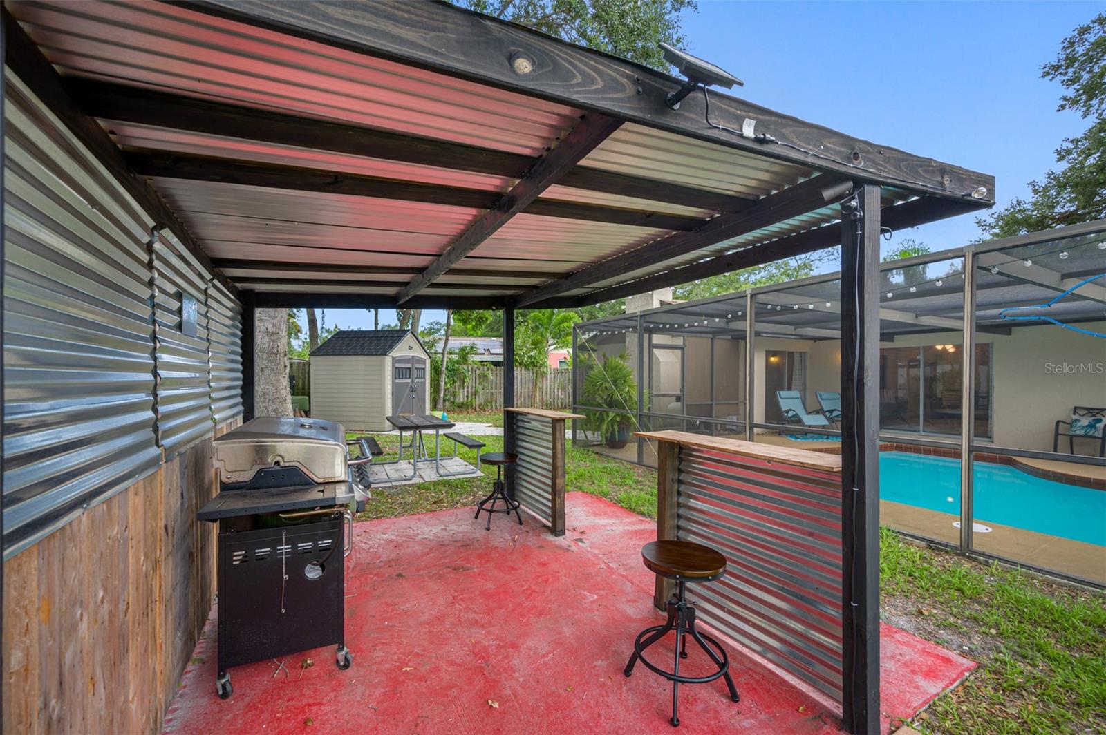 Listing photo id 21 for 2329 Carrie Court