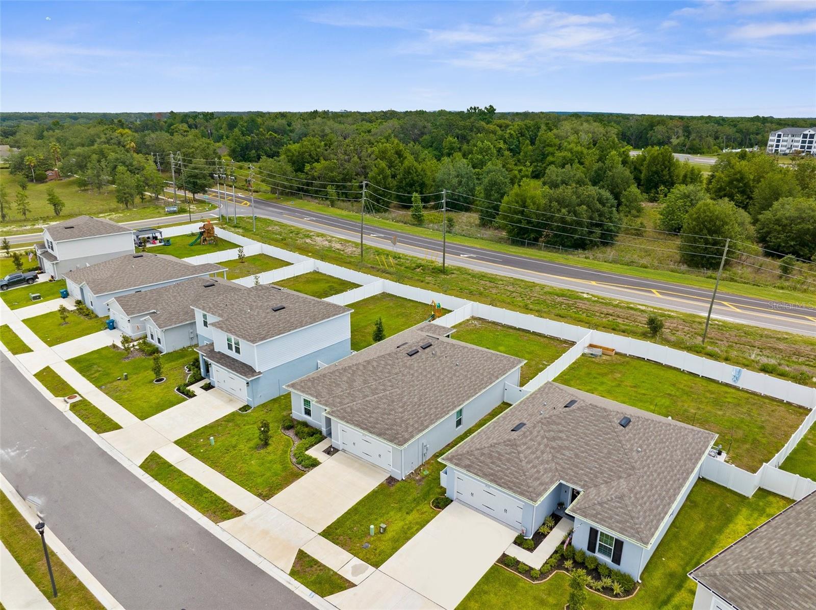 Listing photo id 8 for 14532 Whitewater Way