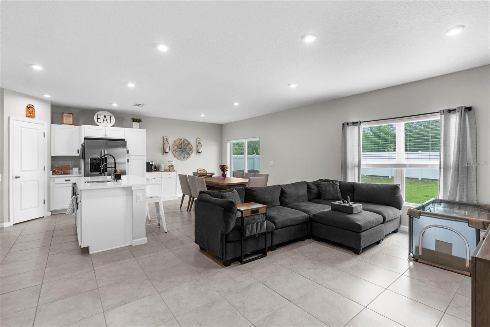 Listing photo id 21 for 14532 Whitewater Way