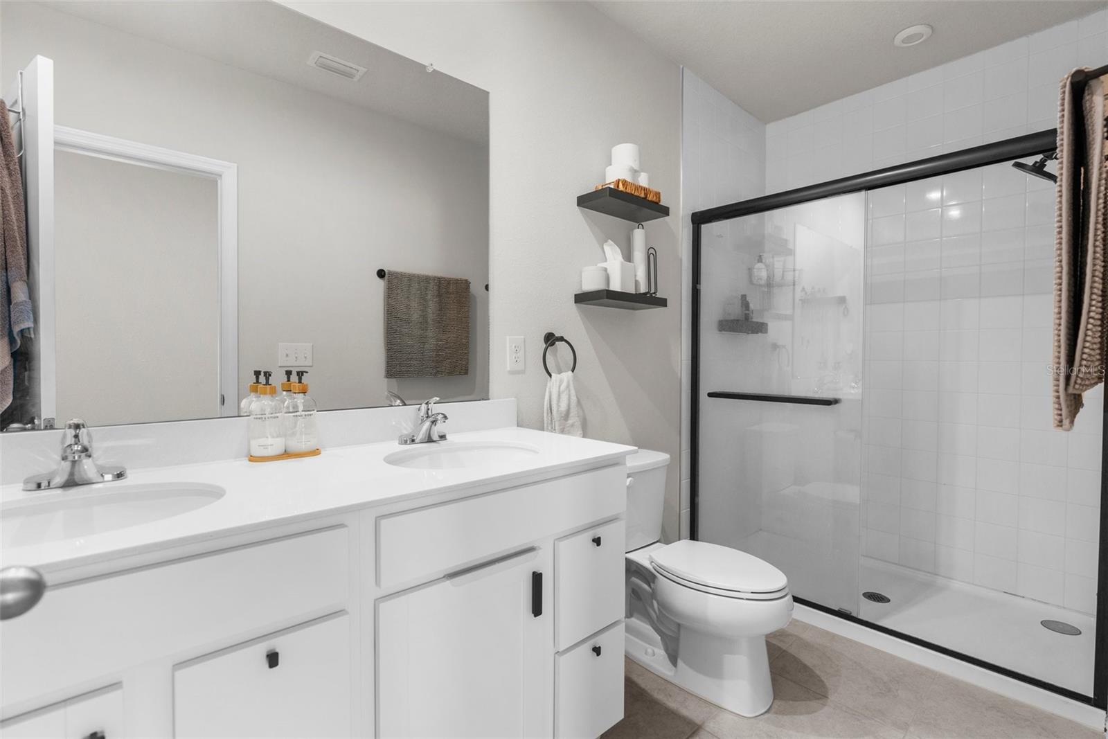 Listing photo id 34 for 14532 Whitewater Way