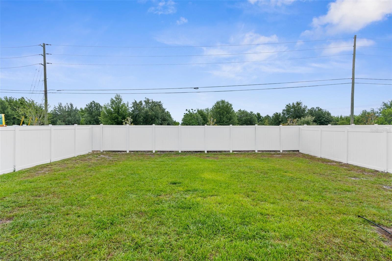 Listing photo id 38 for 14532 Whitewater Way