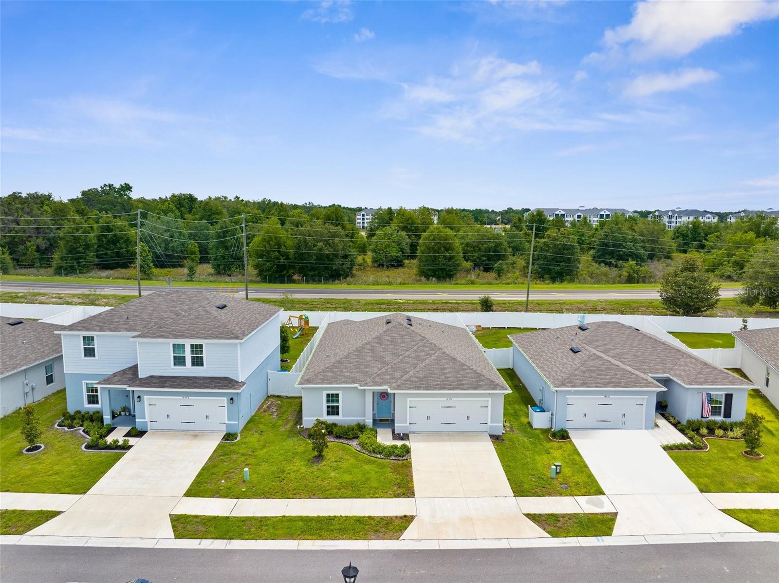 Listing photo id 3 for 14532 Whitewater Way