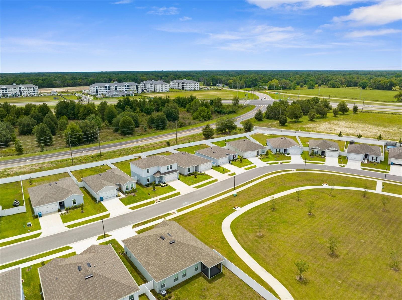 Listing photo id 6 for 14532 Whitewater Way