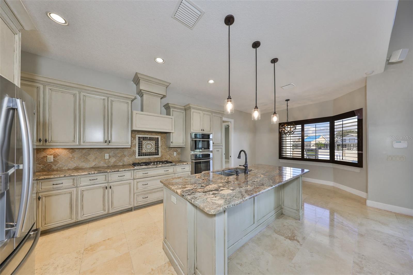 Image 22 of 81 For 912 Symphony Beach Lane