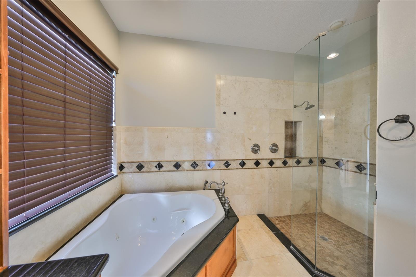 Image 38 of 81 For 912 Symphony Beach Lane