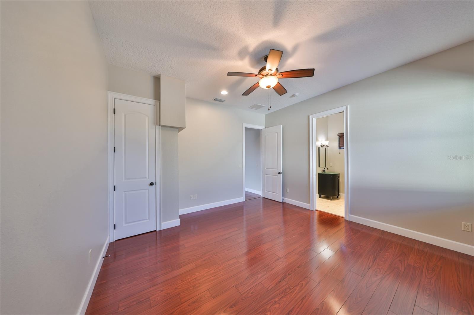 Image 49 of 81 For 912 Symphony Beach Lane