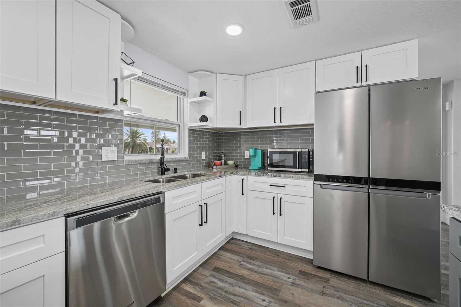 Image 10 of 49 For 13704 Veronica Drive