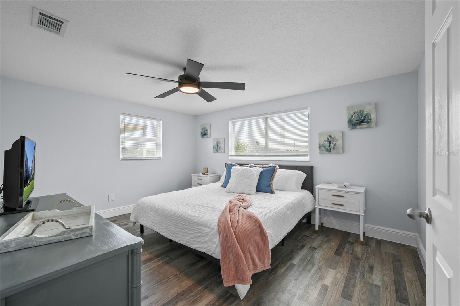 Image 13 of 49 For 13704 Veronica Drive