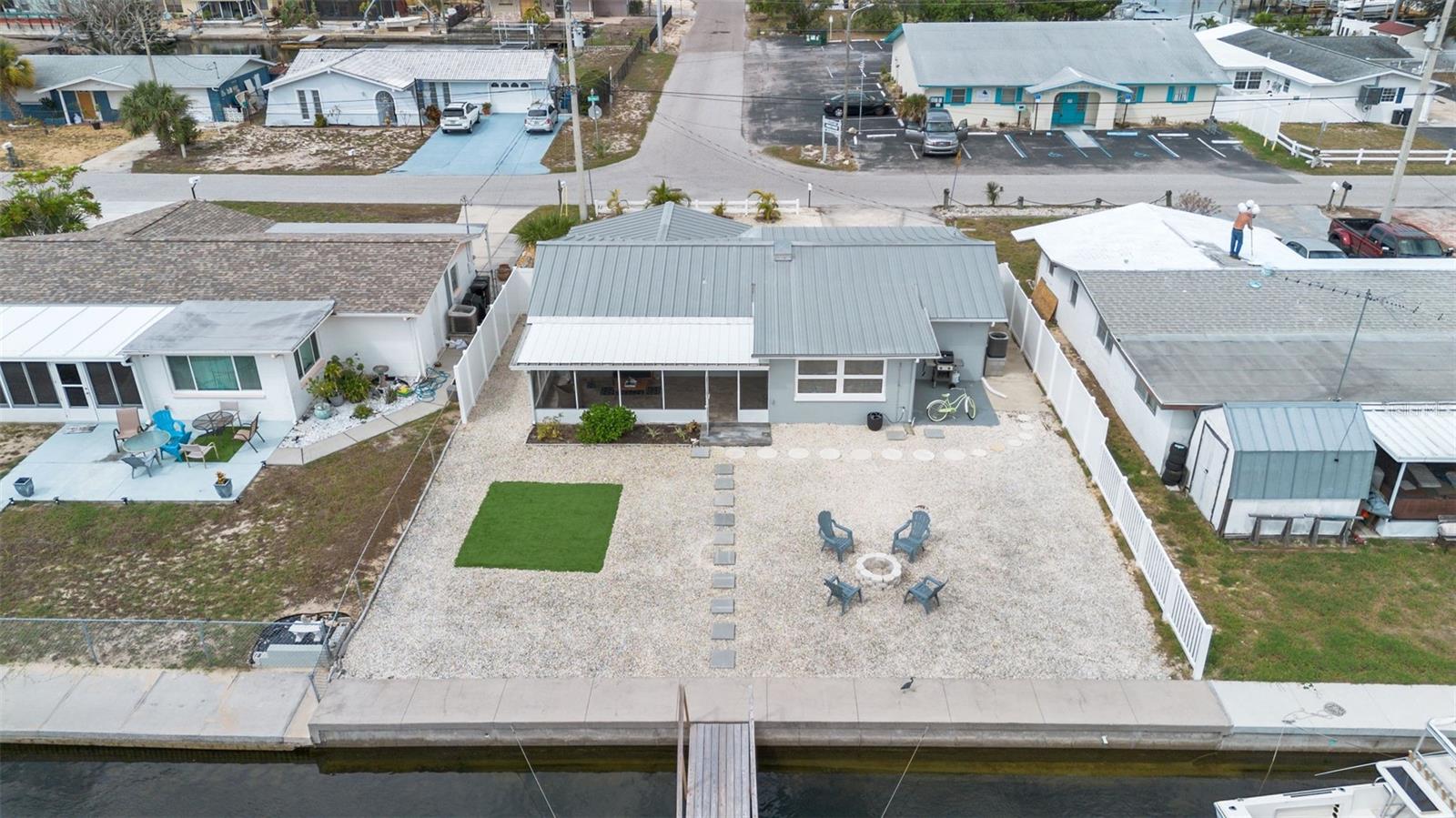 Image 33 of 49 For 13704 Veronica Drive