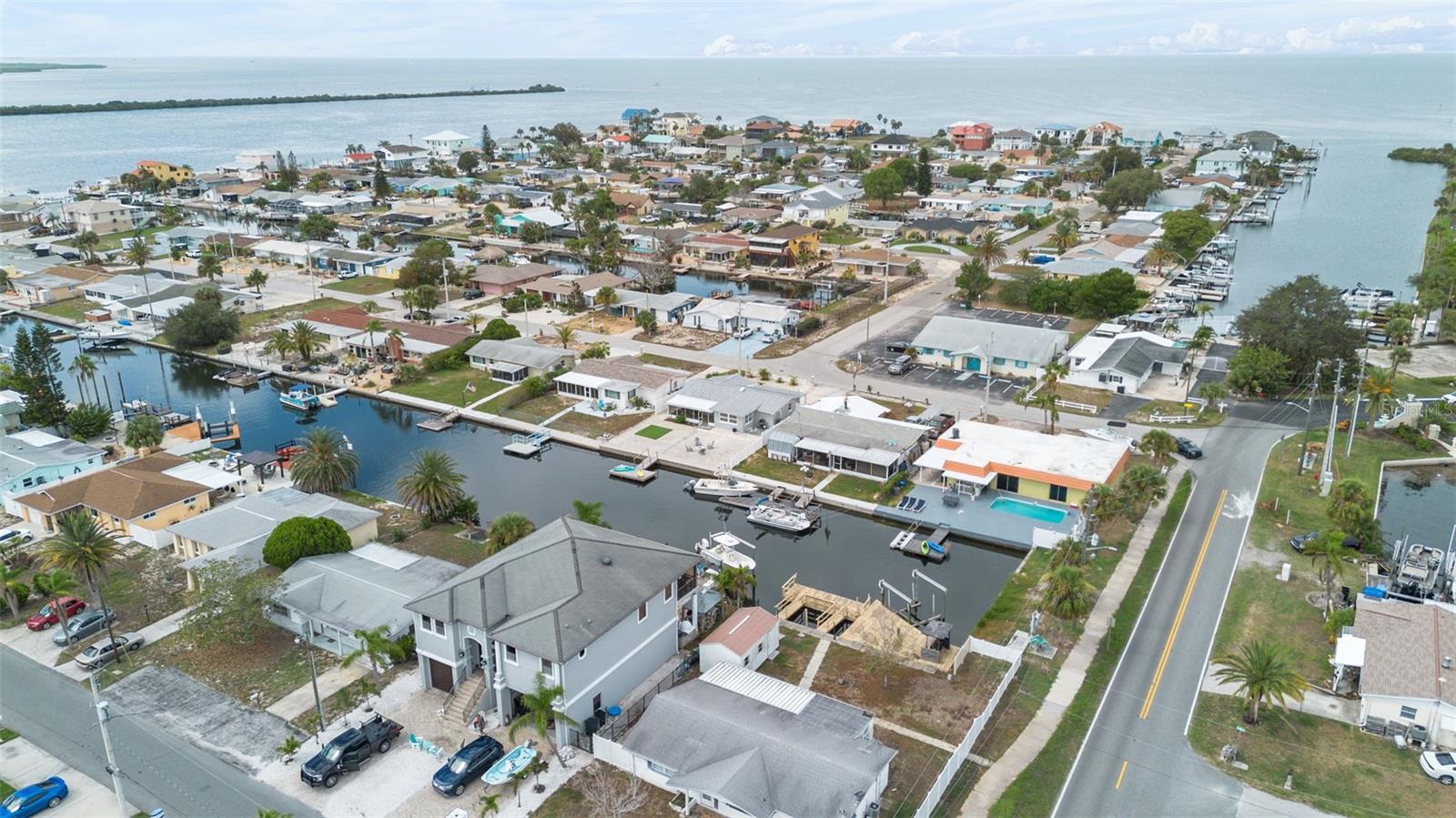 Image 43 of 49 For 13704 Veronica Drive