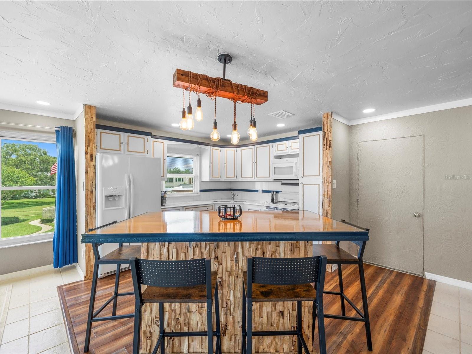 Image 17 of 35 For 213 Fernwood Circle 213