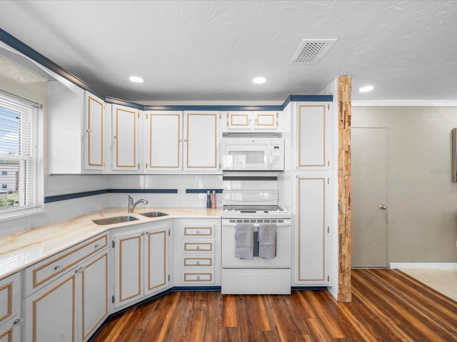 Image 18 of 35 For 213 Fernwood Circle 213