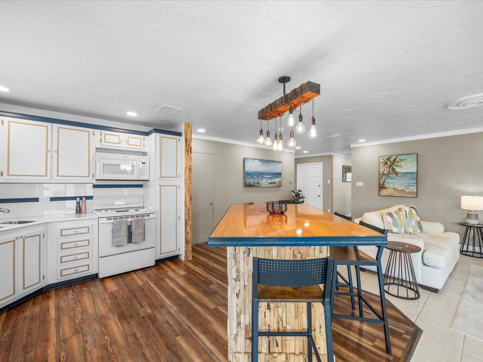 Image 22 of 35 For 213 Fernwood Circle 213