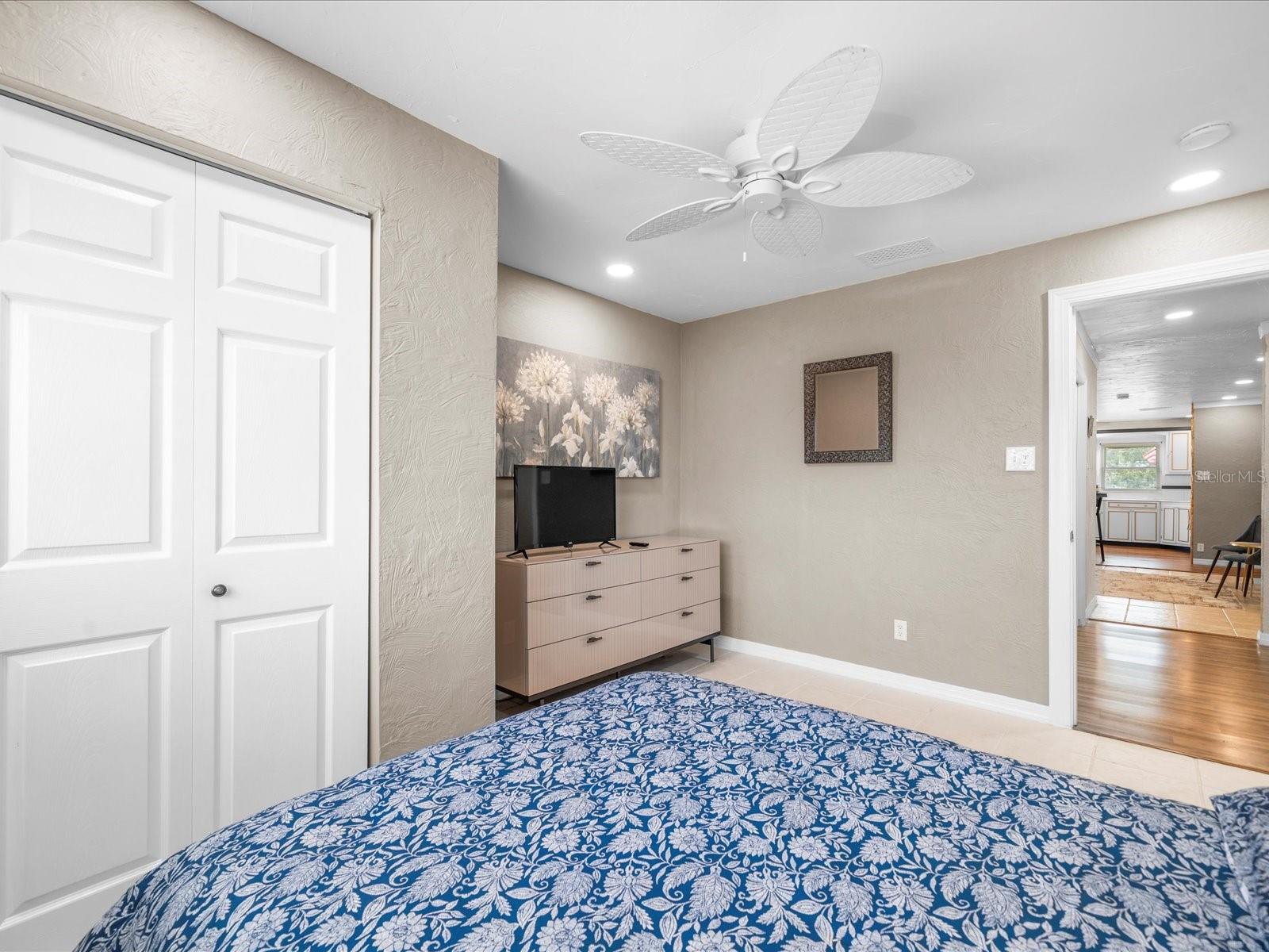 Image 29 of 35 For 213 Fernwood Circle 213