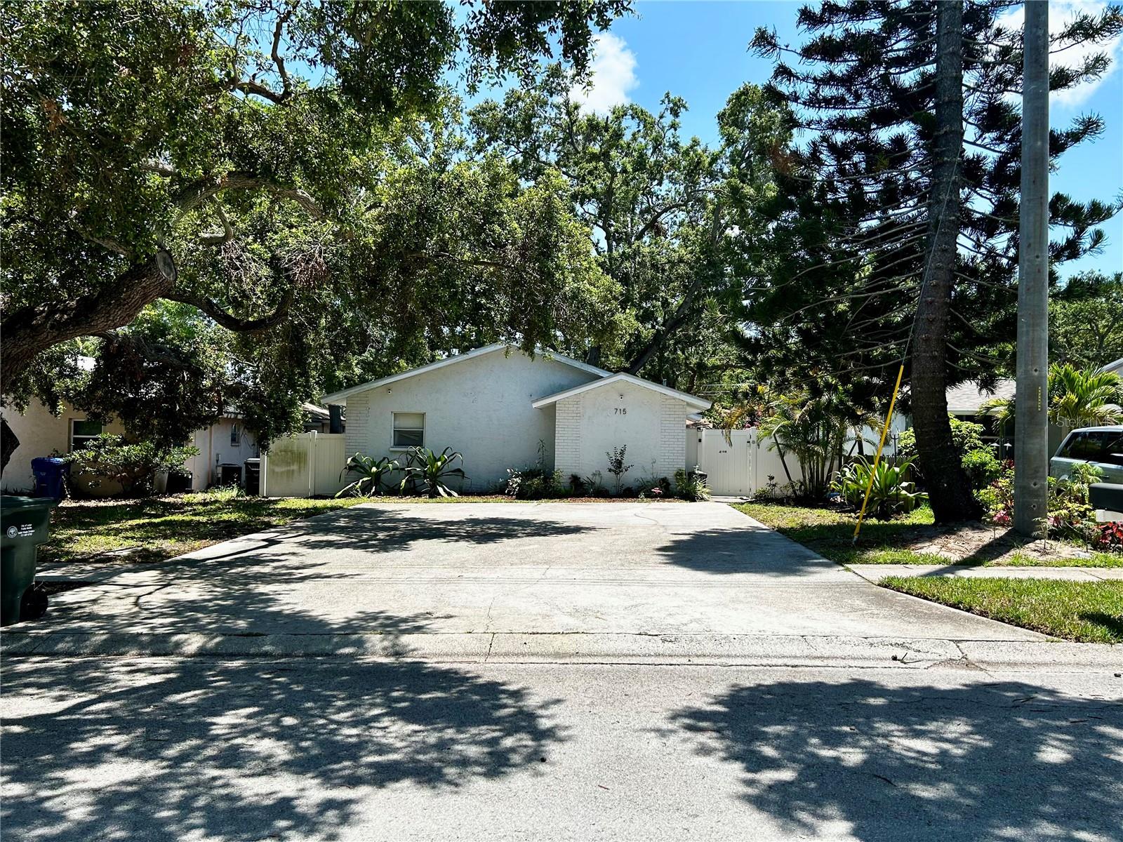 Details for 715 2nd Avenue Ne, LARGO, FL 33770