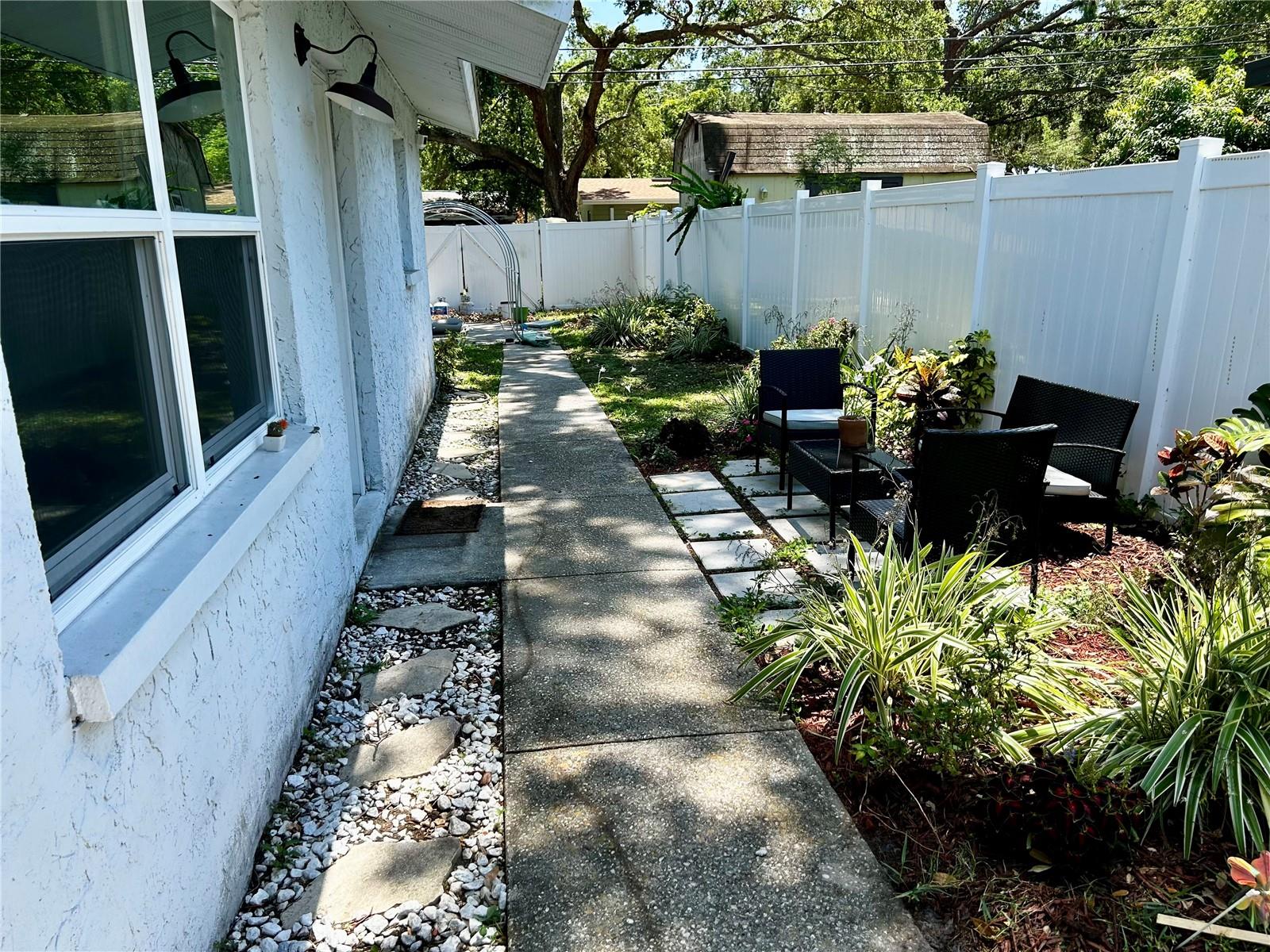 Image 16 of 19 For 715 2nd Avenue Ne