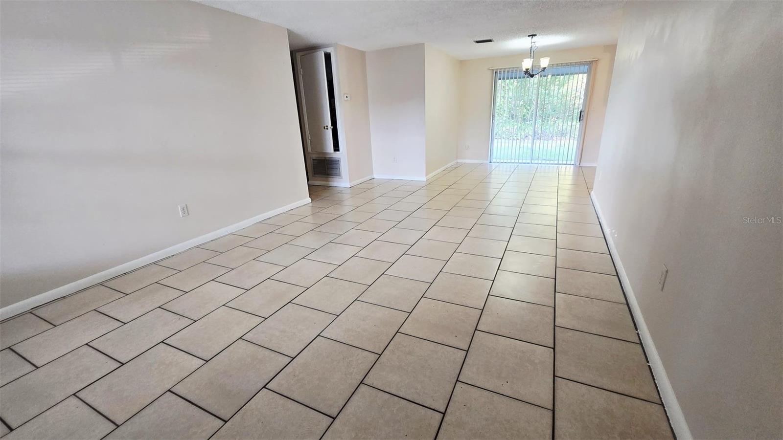 Image 2 of 20 For 2906 Cedaridge Drive