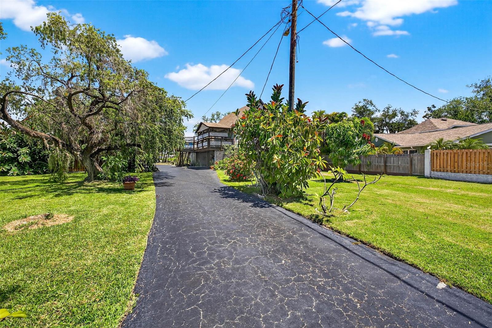 Image 14 of 65 For 606 Dickman Drive Sw