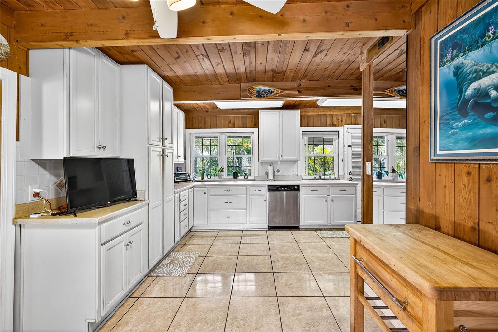 Image 31 of 65 For 606 Dickman Drive Sw