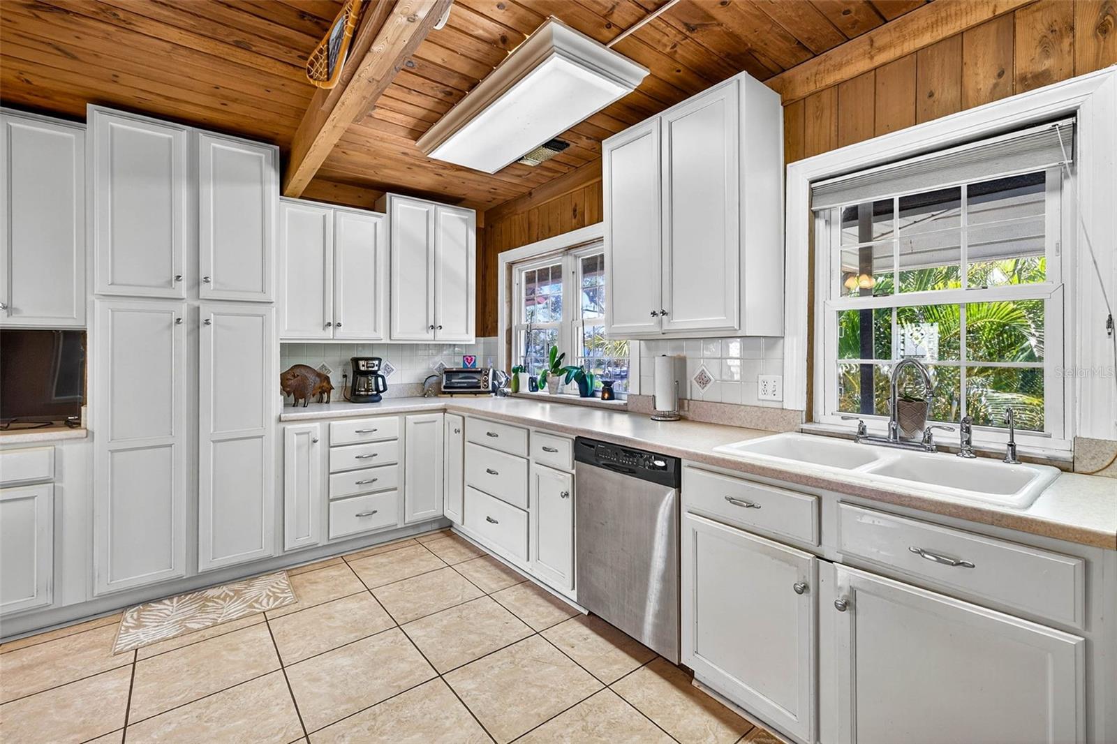 Image 33 of 65 For 606 Dickman Drive Sw