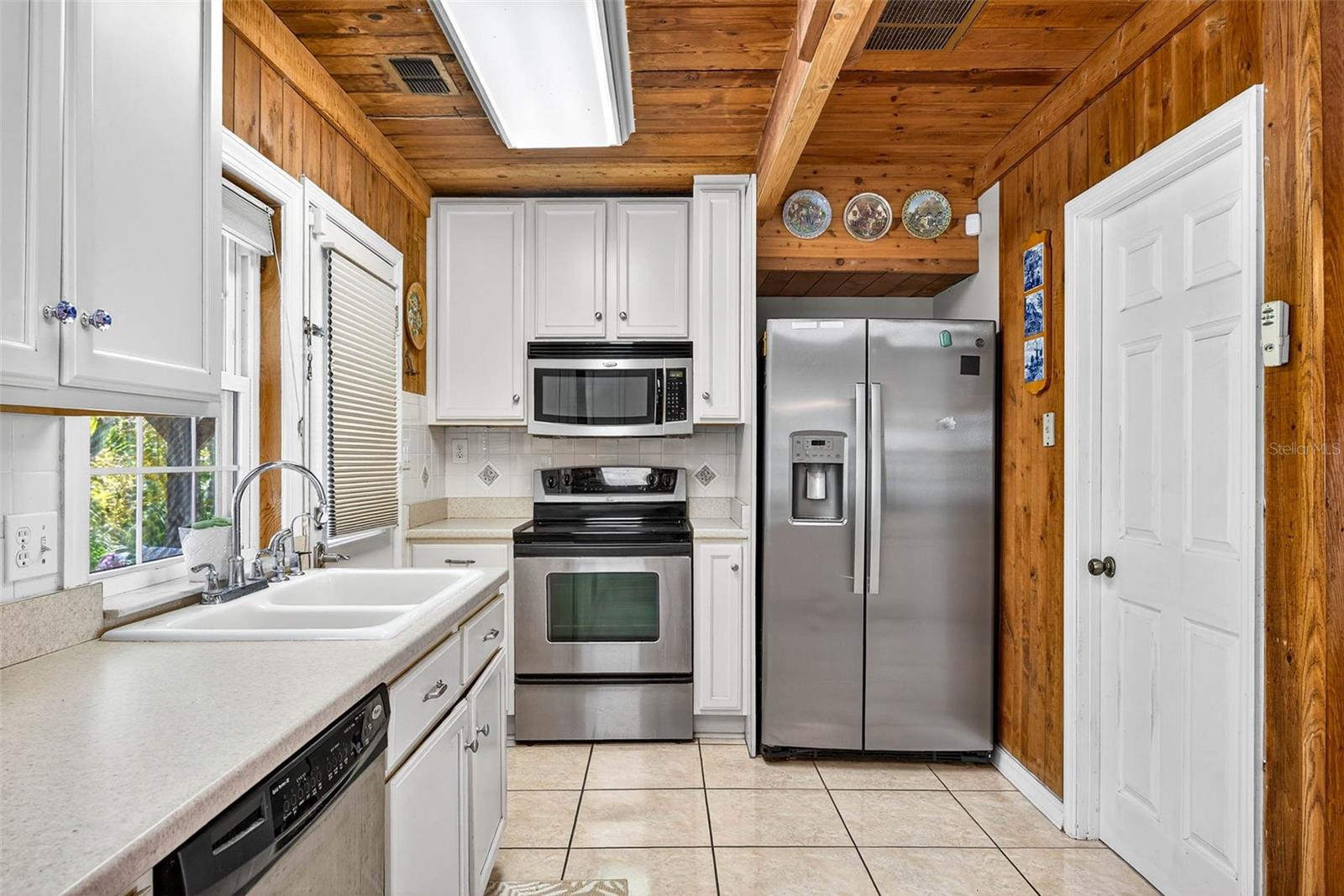 Image 36 of 65 For 606 Dickman Drive Sw